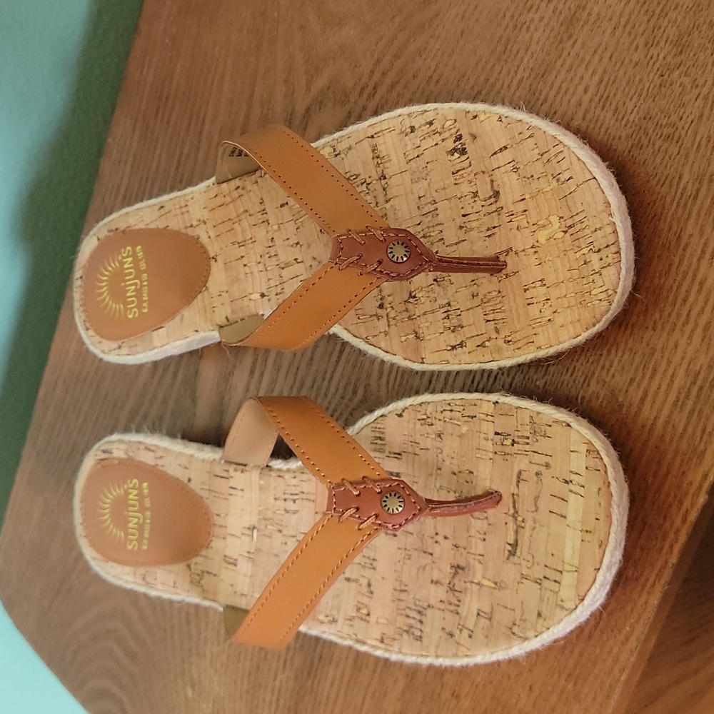 Bass flip flops